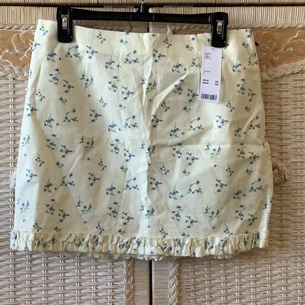 Adorable NWT Mini Skirt 💜💜 by Urban Outfitters - Picture 1 of 9